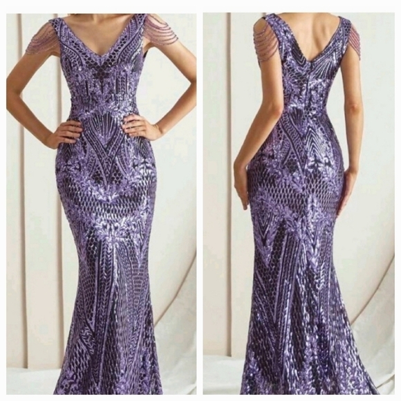 Purple Geometric Sequined V Neck, Sleeveless Mermaid Maxi Gown - Picture 3 of 11